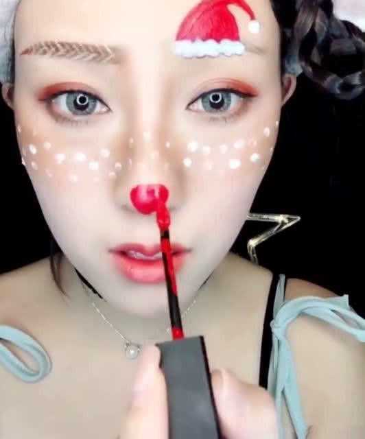 圣诞节画什么妆好看?圣诞节简单妆容画法 圣诞节画什么妆好看?圣诞节简单妆容画法
