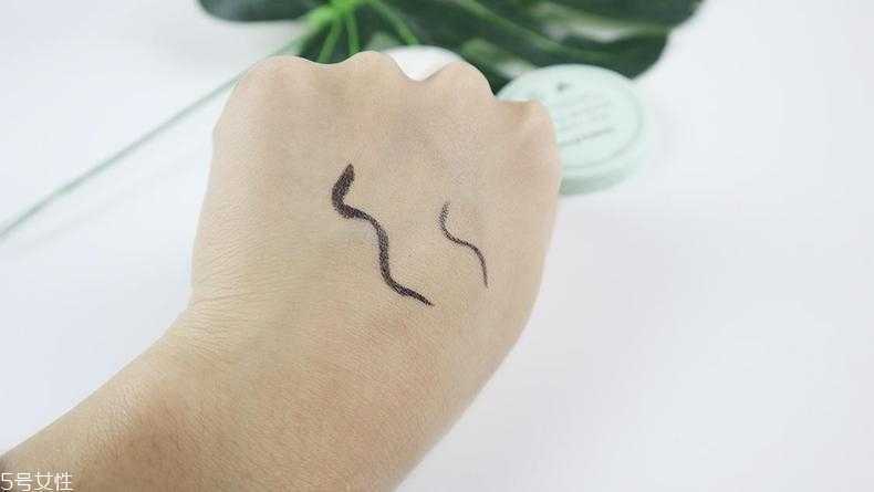 悦诗风吟散粉和纪梵希散粉哪个好? 悦诗风吟散粉和纪梵希散粉哪个好?