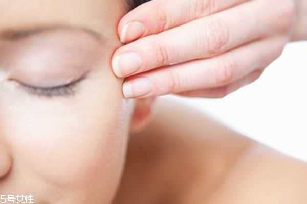 大宝眼袋霜能去眼袋吗