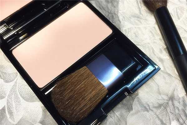 高光和修容的区别有哪些 高光和修容的区别有哪些