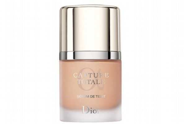 补妆可以用不是一个牌子的粉底液么?补妆还用粉底液吗 补妆可以用不是一个牌子的粉底液么?补妆还用粉底液吗