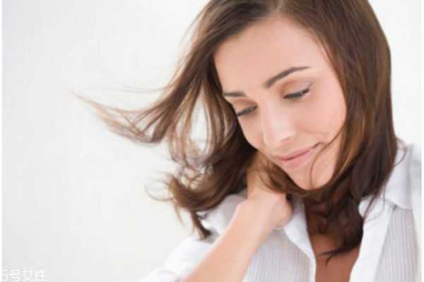 精油擦头发好不好