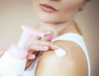 身体乳可以擦脸吗 身体乳可以擦脸吗
