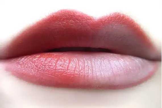 便宜的唇线笔能用吗 便宜的唇线笔能用吗