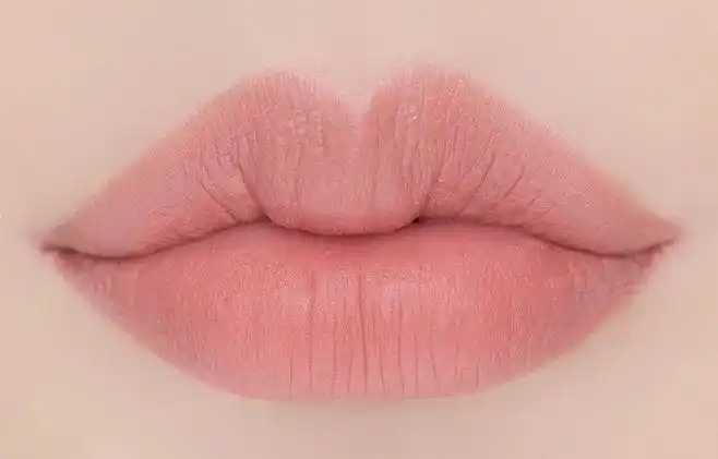 夏季和冬季使用的唇彩有何区别
