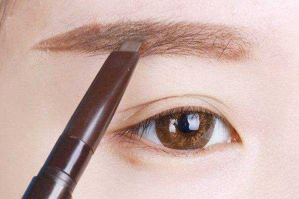 旋转眉笔怎么用？描眉有什么技巧