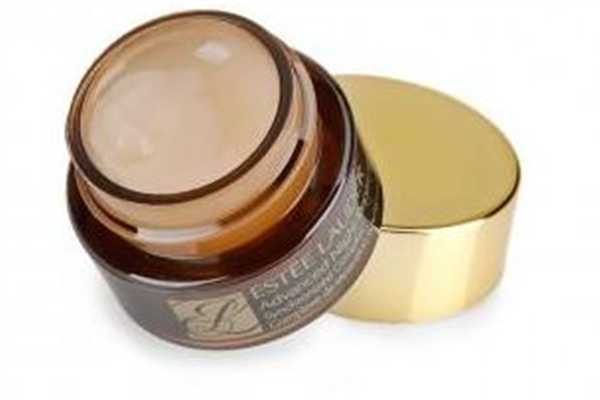 眼部精华白天用还是晚上用？眼部精华适合多大年龄用