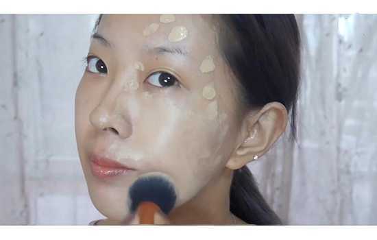 阿玛尼和雅诗兰黛粉底液哪个好 阿玛尼粉底液和雅诗兰黛对比区别