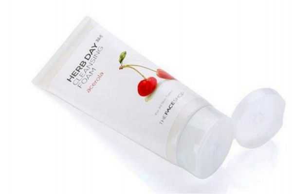 怎么用洗面奶洗脸