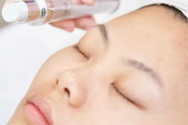 eye serum化妆品中的意思 eye serum化妆品中的意思