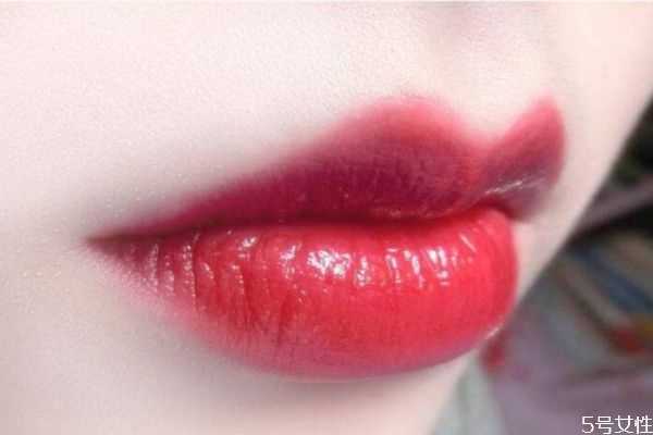 迪奥口红为什么有气孔？迪奥口红表面有水珠是怎么回事