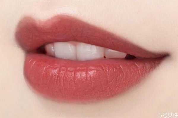 黄皮女生怎么选口红？黄皮素颜必入的口红