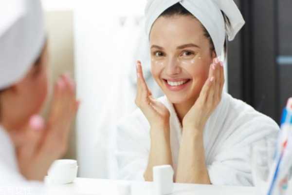 不用水直接用乳液可以吗