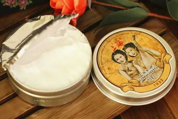 雪花膏应该擦什么部位?雪花膏的正确用法 雪花膏应该擦什么部位?雪花膏的正确用法