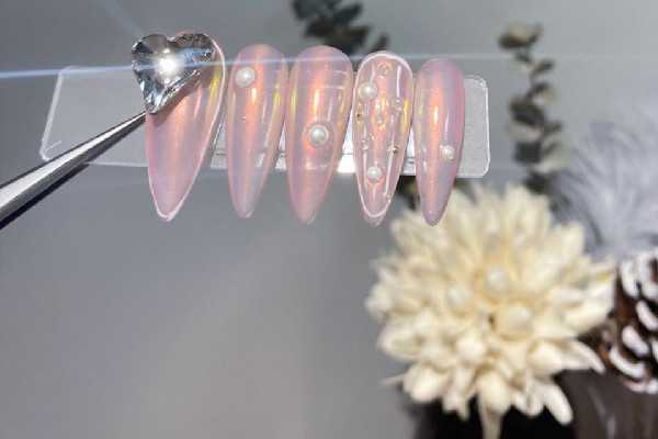 穿戴甲和美甲哪个伤害小