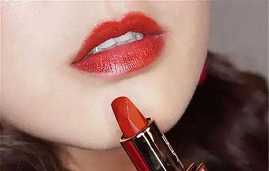 适合秋天的口红色号黄皮