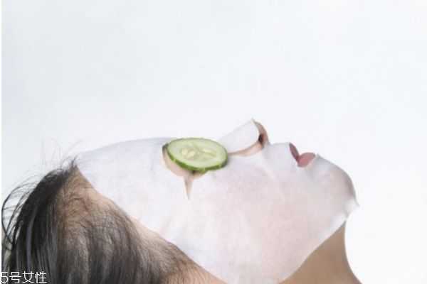 面膜精华液要洗掉吗