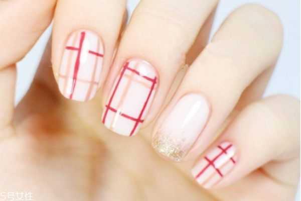 日系田园风美甲怎么做？丝绒美甲做法教程