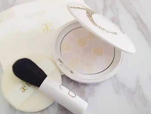 蜜粉含硅石可以用吗