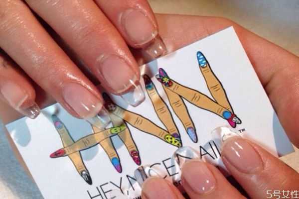 水晶甲会让指甲变黄吗?水晶指甲怎么做 水晶甲会让指甲变黄吗?水晶指甲怎么做