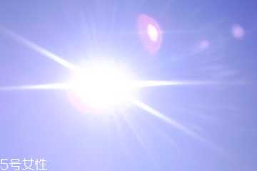 夏天混油皮护肤攻略 这些你都不能错过