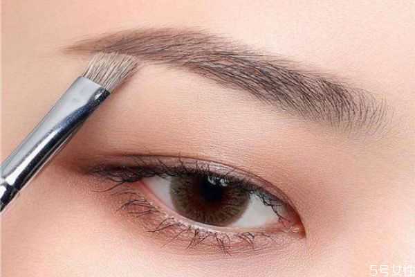 眉笔过敏怎么办?眉笔过敏的症状 眉笔过敏怎么办?眉笔过敏的症状