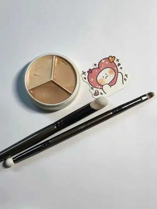 散粉刷可以刷粉底液吗 散粉刷可以刷粉底液吗