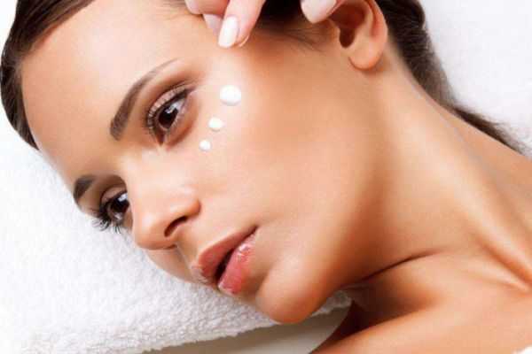 如何帮助皮肤锁住水分？帮助皮肤锁住水分的方法