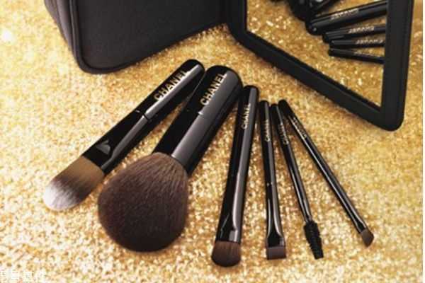 香奈儿粉底刷好用吗?香奈儿粉底刷怎么用 香奈儿粉底刷好用吗?香奈儿粉底刷怎么用