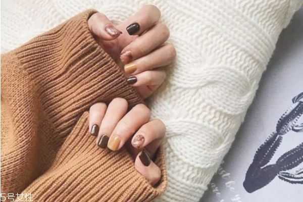 女生秋冬做什么美甲好看？冬季美甲这几款最显气质