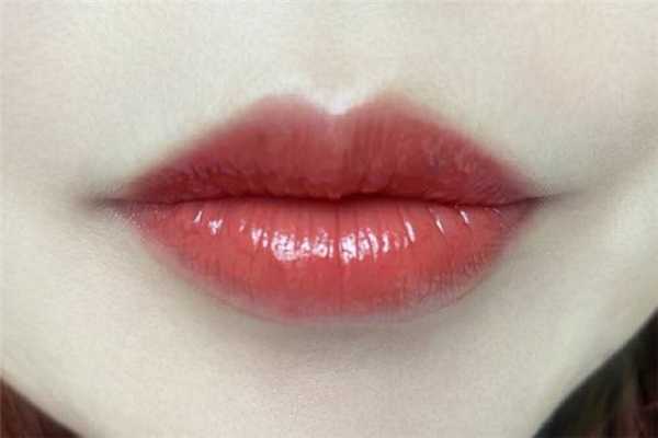 迪奥524适合素颜涂吗？迪奥524口红颜色好看吗