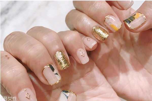 清新色块撞色美甲怎么做? 清新色块撞色美甲怎么做?