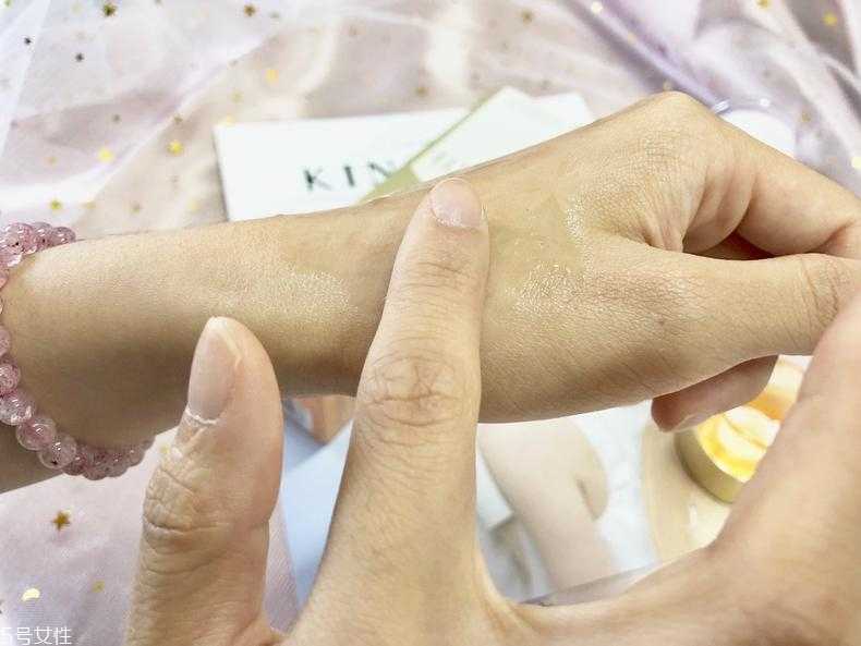 怡丽丝尔水乳哪个好用