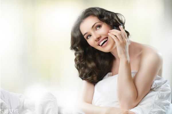 眼霜白天用还是晚上用 眼霜白天用还是晚上用