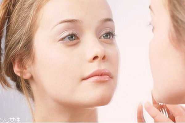 性价比高的烟酰胺精华有哪些