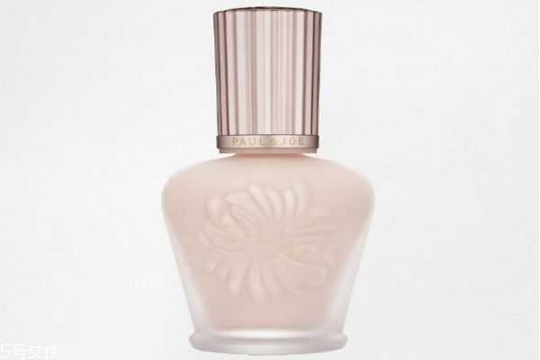 搪瓷隔离和罗拉妆前乳哪个好?妆前乳和隔离霜的区别 搪瓷隔离和罗拉妆前乳哪个好?妆前乳和隔离霜的区别