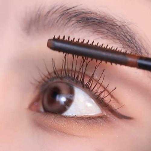 睫毛膏需要经常换着用吗