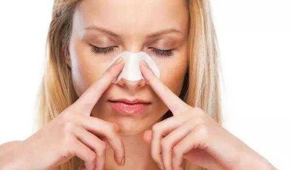 用盐搓鼻头可不可以去黑头?用盐搓鼻子有什么好处 用盐搓鼻头可不可以去黑头?用盐搓鼻子有什么好处