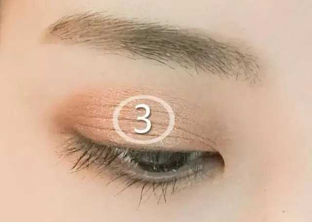 眼影怎么画好看又自然又漂亮?超实用的眼影画法分享