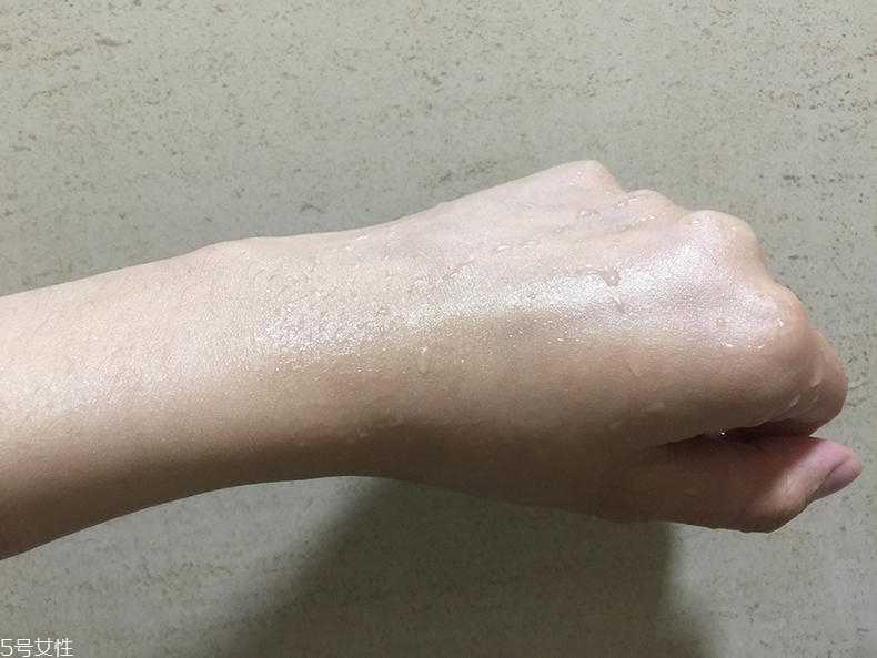 水宝宝防晒喷雾美白吗