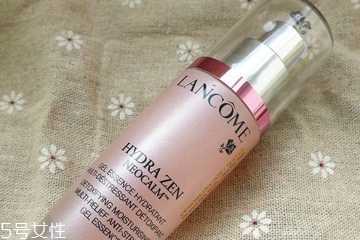 精华液什么成分最补水？精华液怎么用最补水