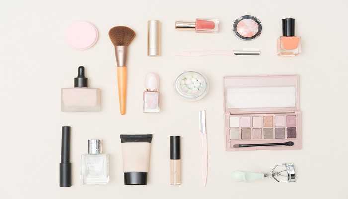 橘色眼影配什么口红 橘色眼影配什么口红