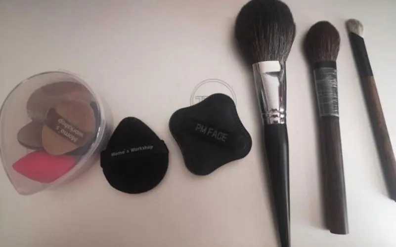 用散粉刷好还是粉扑好 用散粉刷好还是粉扑好