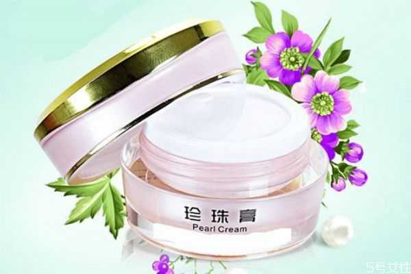 珍珠膏和冻干粉能放在一起使用吗?珍珠膏和珍珠霜区别 珍珠膏和冻干粉能放在一起使用吗?珍珠膏和珍珠霜区别
