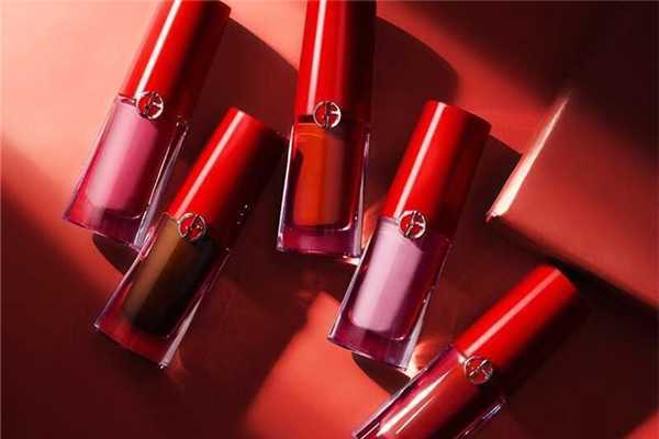 唇釉可以和别人共用一支吗 唇釉可以和别人共用一支吗