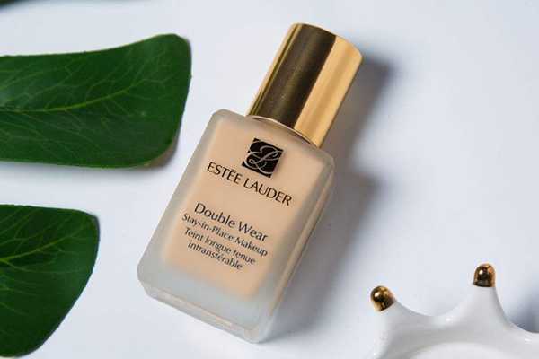 素颜霜和粉底液的顺序