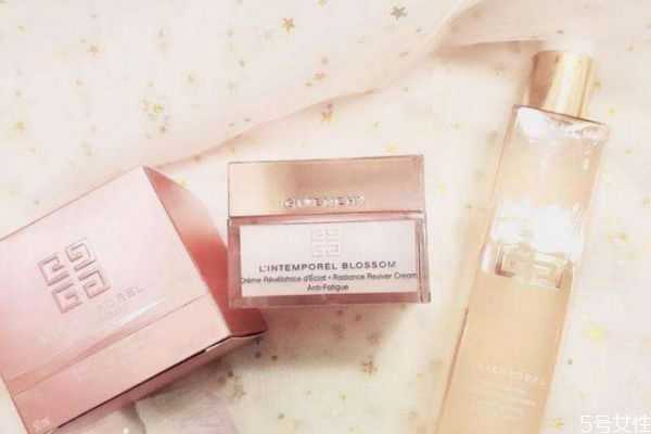 涂素颜霜要卸妆吗？涂素颜霜用什么卸妆好