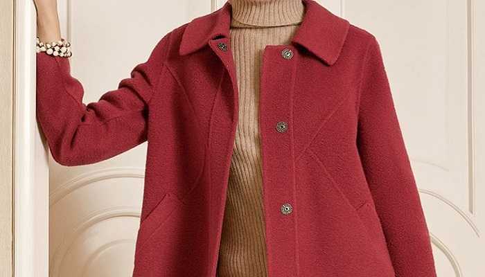 红色羊绒大衣适合什么年龄 红色羊绒大衣适合什么年龄