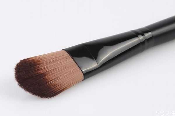 化妆刷能用开水泡吗？化妆刷用冷水还是热水