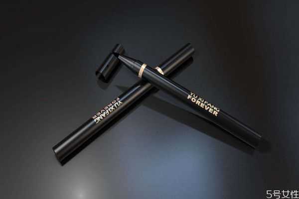 眼线液和眼线笔哪种好用?眼线液和眼线笔的区别 眼线液和眼线笔哪种好用?眼线液和眼线笔的区别